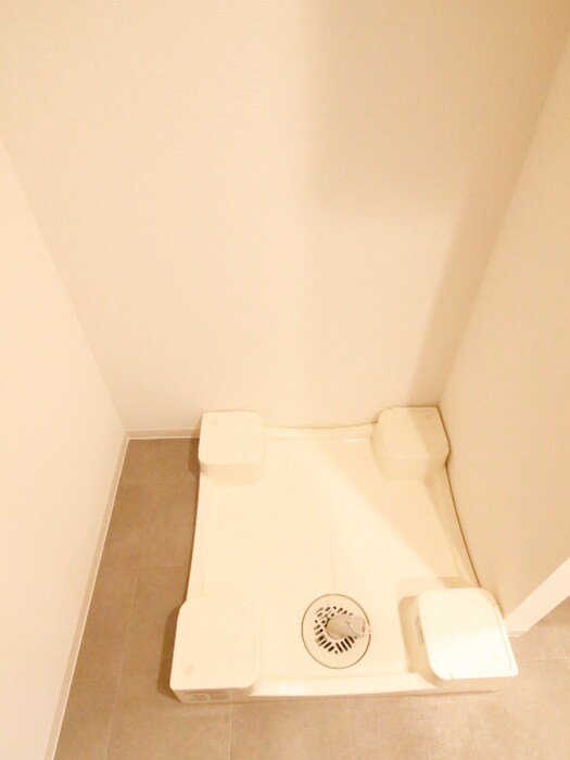 物件内観写真14　(洗濯機置場)