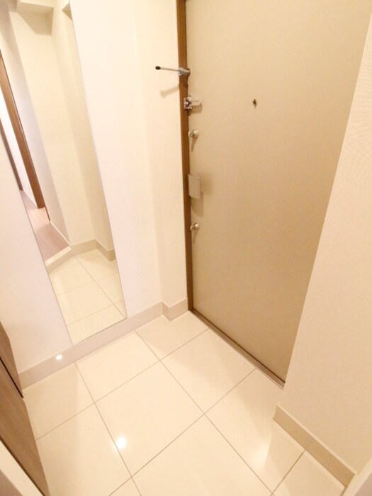 物件内観写真16　(玄関)