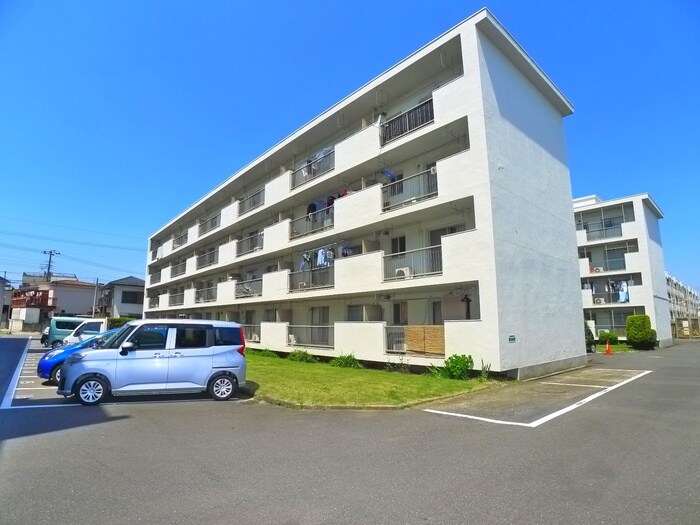 物件外観写真3　(駐車場)