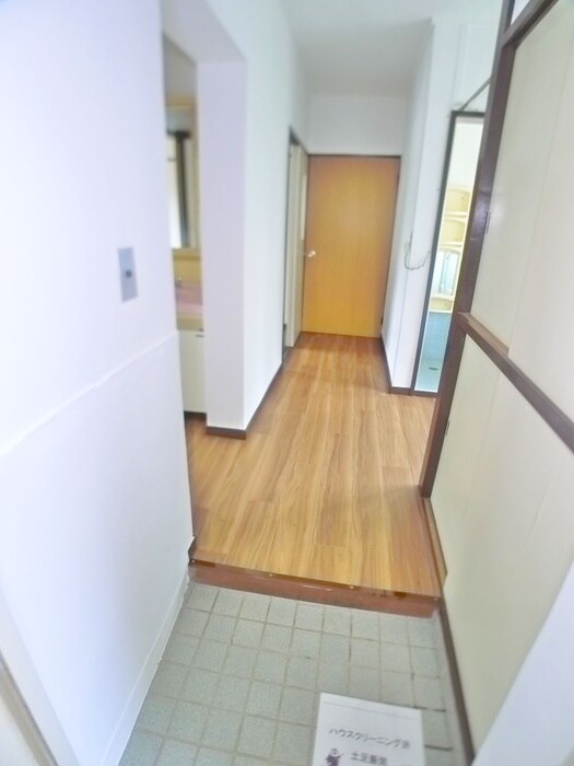 物件内観写真15　(玄関)