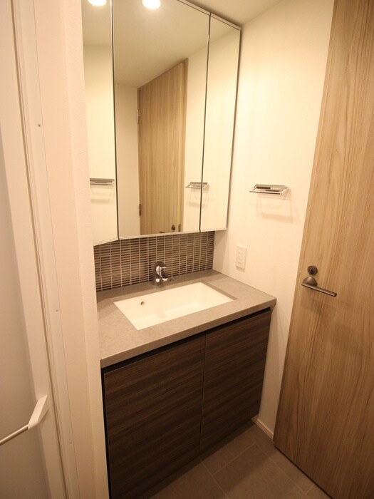 物件内観写真9　(洗面)