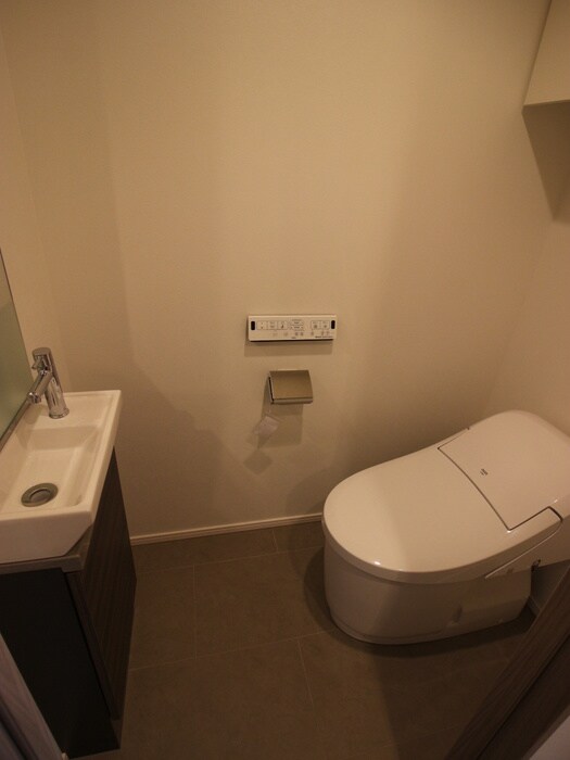 物件内観写真11　(トイレ)