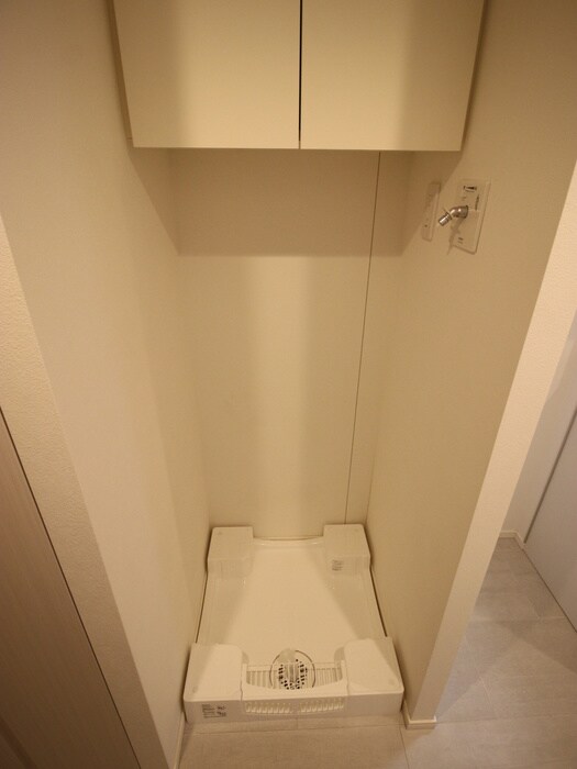 物件内観写真12　(洗濯機置場)