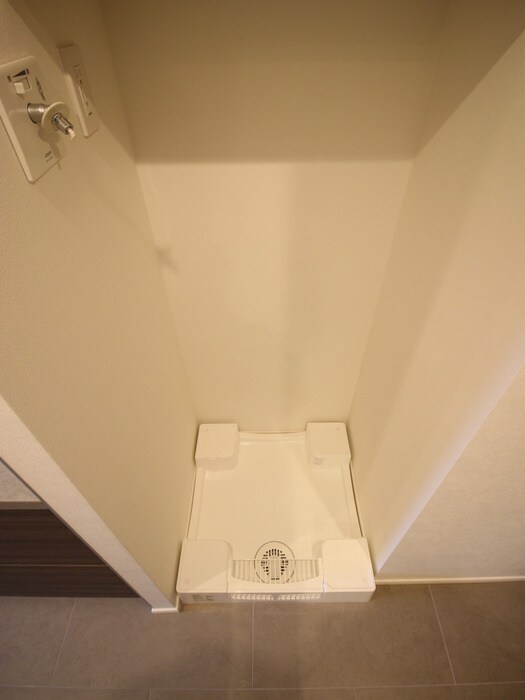 物件内観写真12　(洗濯機置場)