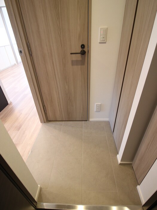 物件内観写真17　(玄関)