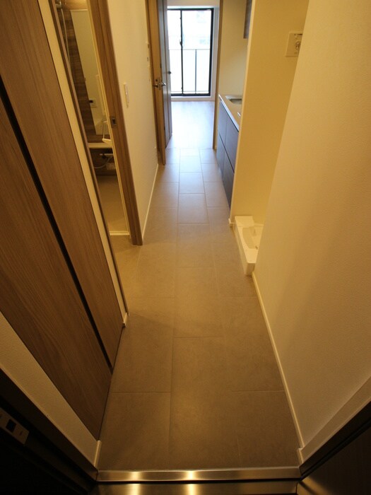 物件内観写真18　(玄関)