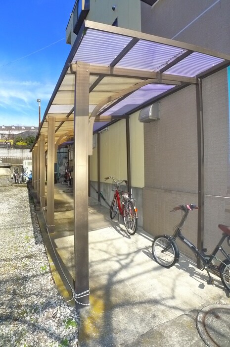 物件外観写真3　(駐輪場)