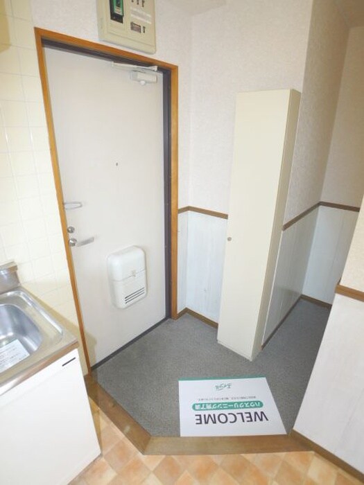 物件内観写真15　(玄関)