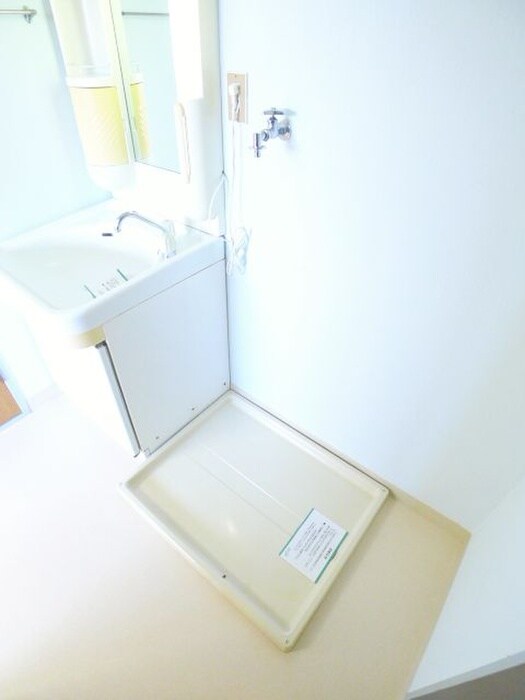 物件内観写真17　(洗濯機置場)