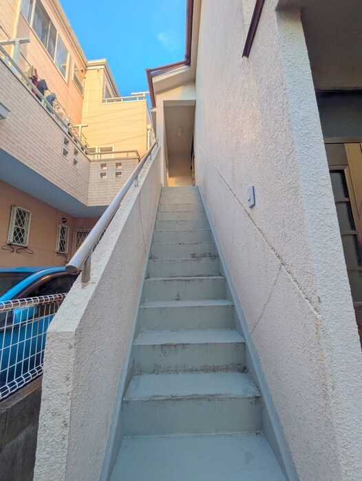 ハイツ羽美のエントランス部分