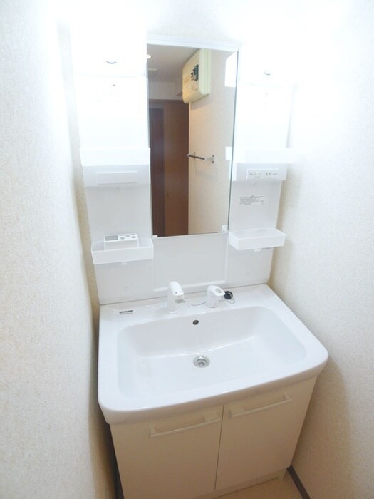 物件内観写真9　(洗面)