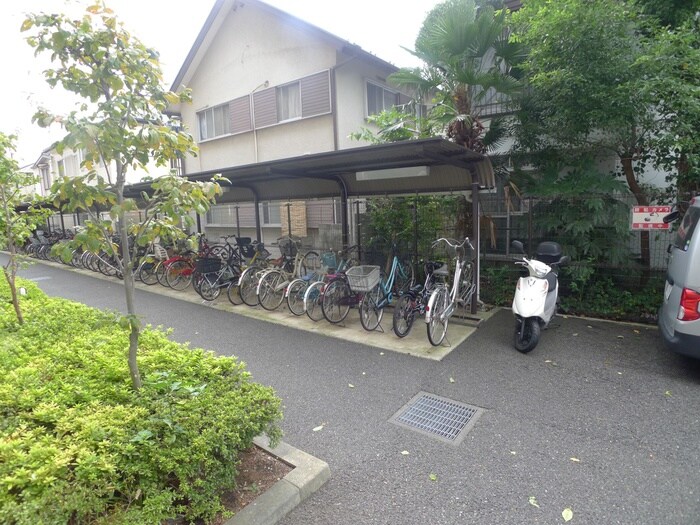 物件外観写真4　(駐輪場)
