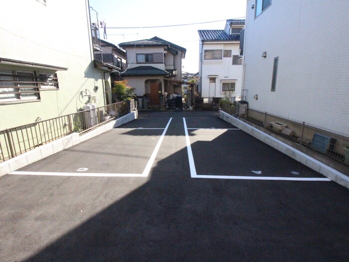 物件外観写真6　(駐車場)