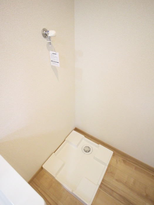 物件内観写真14　(洗濯機置場)