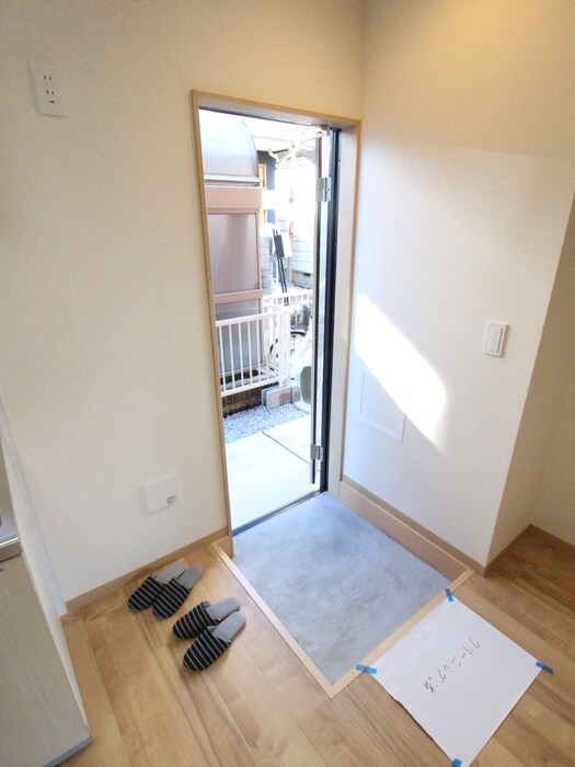 物件内観写真18　(玄関)