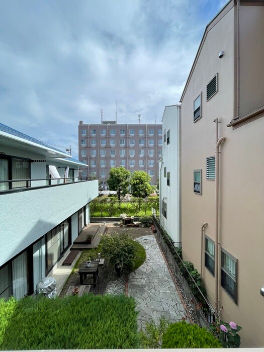 メゾン栗木台の室内からの展望