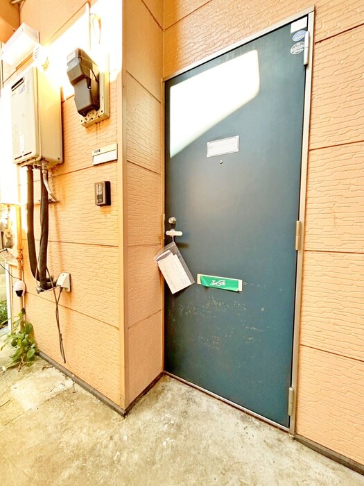 物件内観写真10　(玄関)