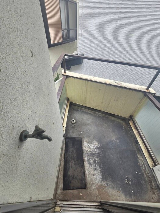 物件内観写真11　(洗濯機置場)