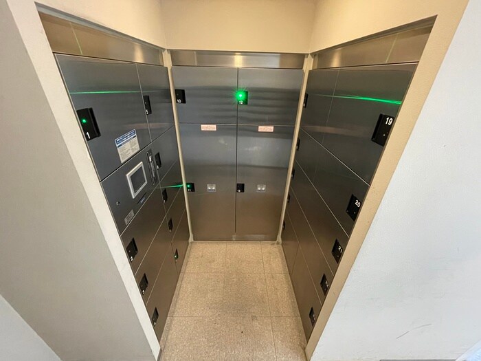 物件外観写真4　(エントランス部分)