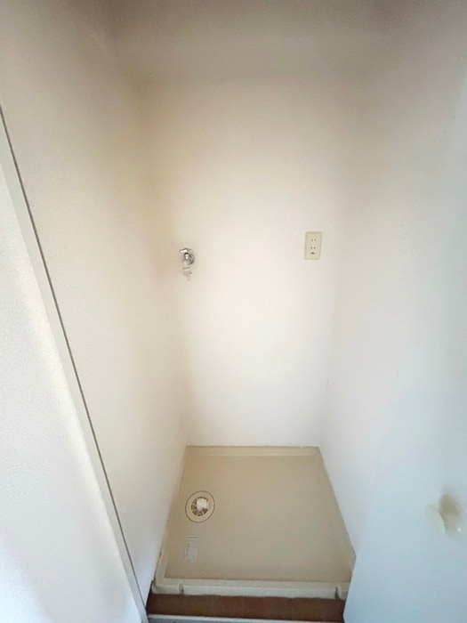 物件内観写真9　(洗濯機置場)