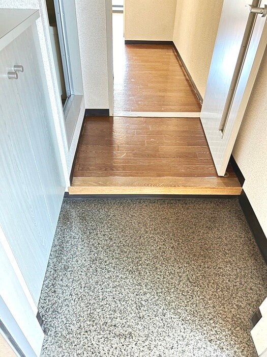 物件内観写真11　(玄関)