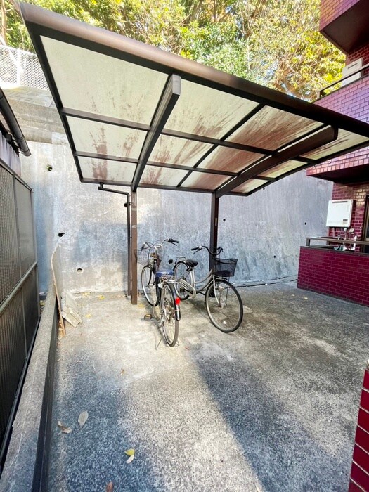 物件外観写真6　(駐輪場)