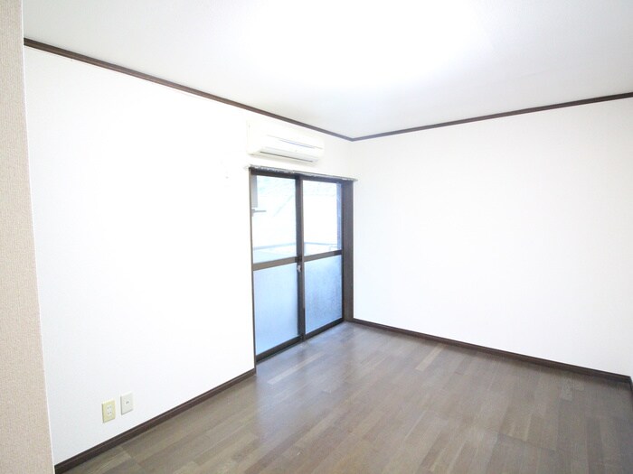 物件内観写真18　(居室)