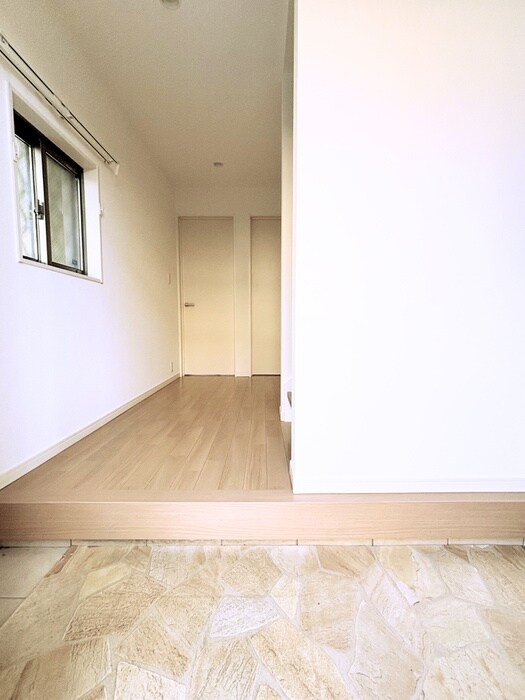 青井四丁目戸建の玄関