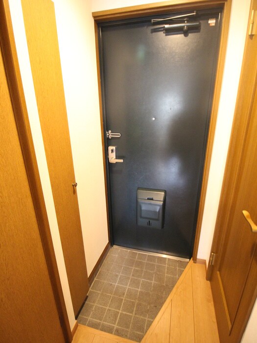 物件内観写真14　(玄関)