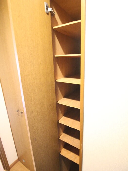 物件内観写真15　(靴箱)