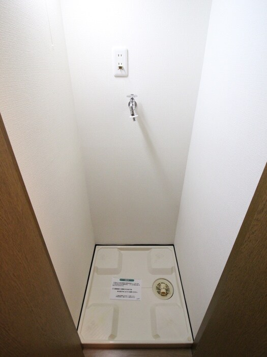 物件内観写真19　(洗濯機置場)