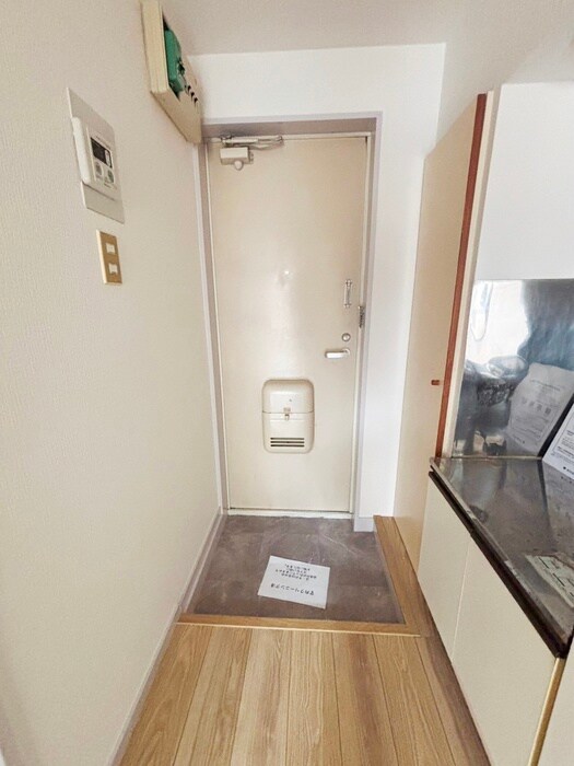 物件内観写真19　(玄関)