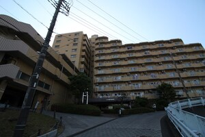 ﾗｲｵﾝｽﾞｶﾞｰﾃﾞﾝ百合ヶ丘(926)外観写真