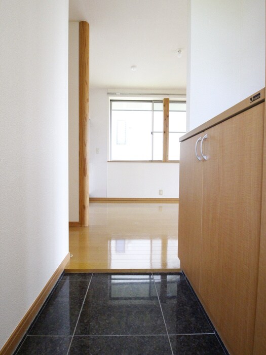 物件内観写真7　(玄関)