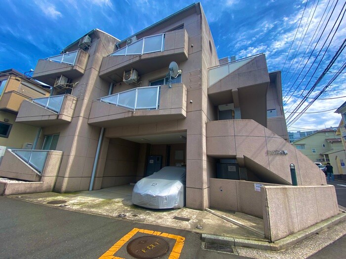 物件外観写真2　(エントランス部分)