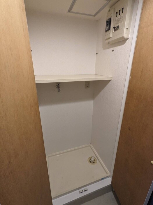 物件内観写真14　(洗濯機置場)