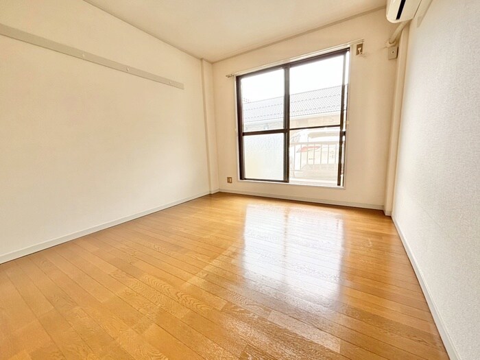 物件内観写真4　(居室)