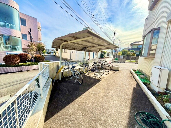 物件外観写真6　(駐輪場)