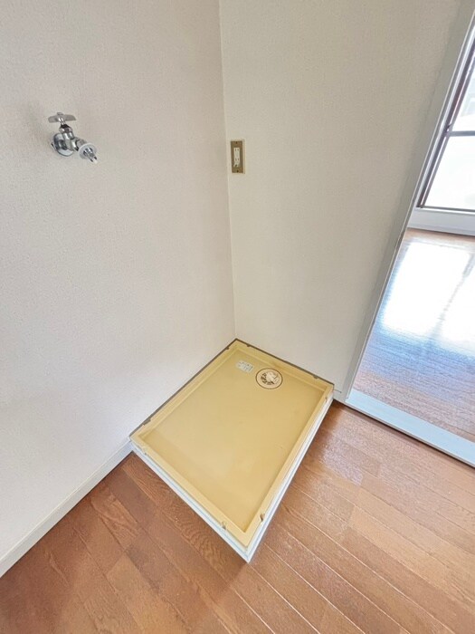 物件内観写真17　(洗濯機置場)