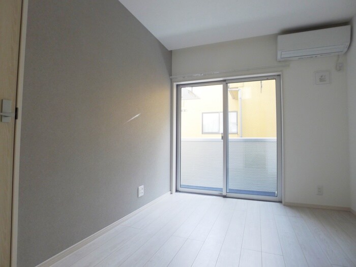 物件内観写真9　(居室)