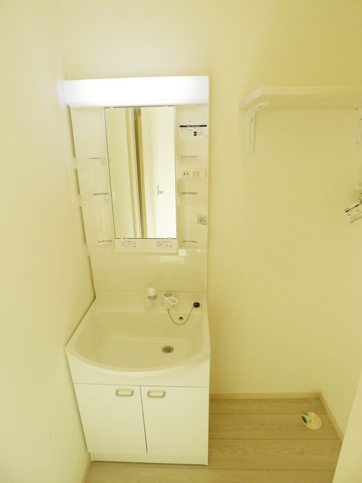 物件内観写真14　(洗濯機置場)