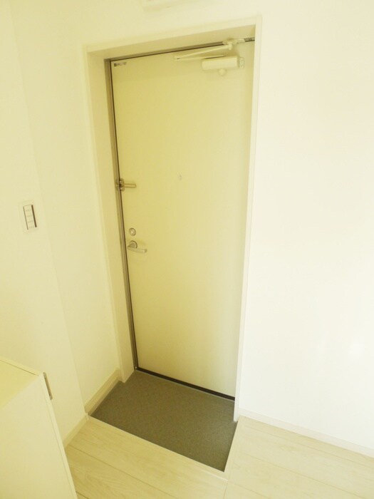 物件内観写真17　(玄関)