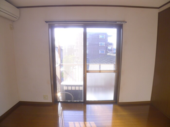 物件内観写真9　(居室)