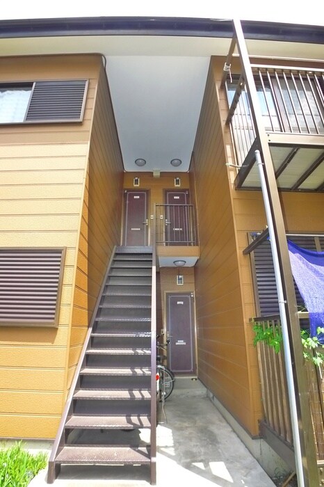 物件外観写真3　(エントランス部分)