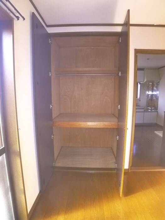 物件内観写真12　(収納)
