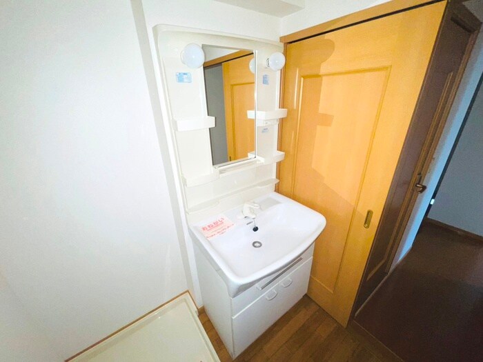 物件内観写真9　(洗面)