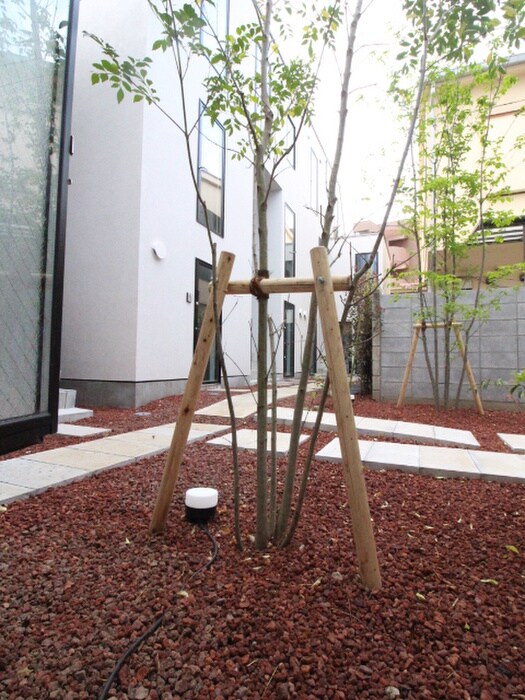 物件内観写真14　(室内からの展望)