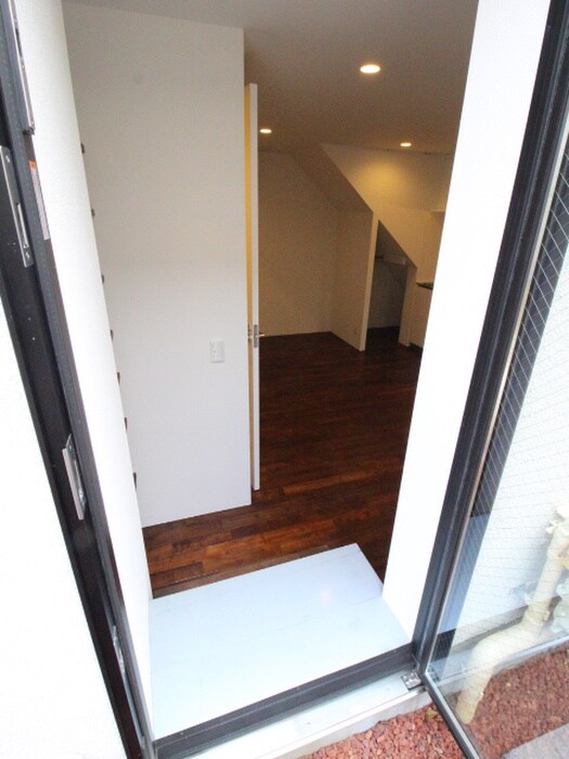 物件内観写真15　(玄関)