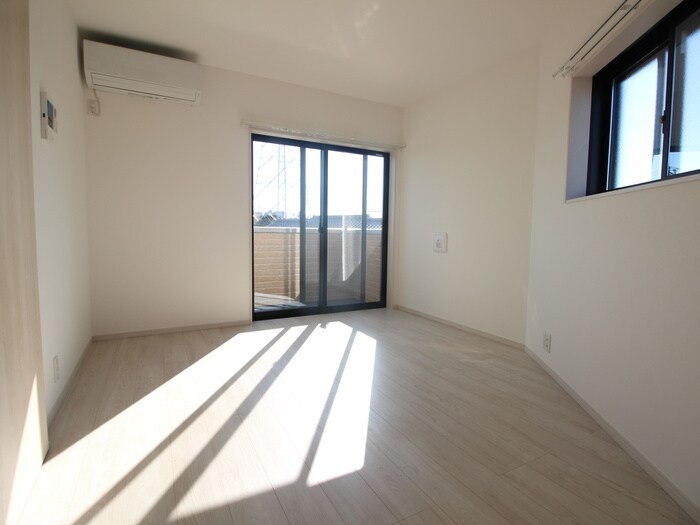 物件内観写真17　(居室)