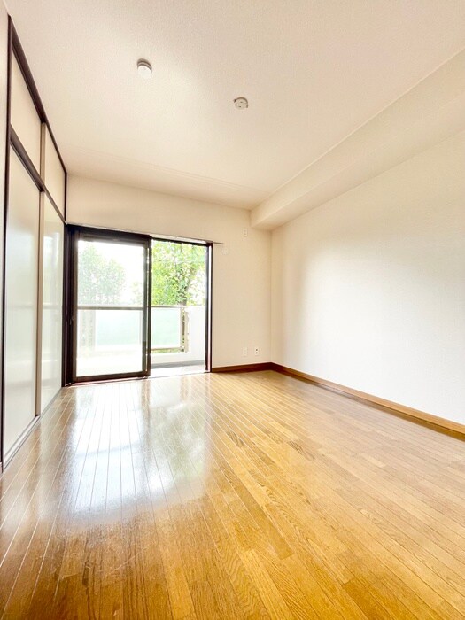 物件内観写真4　(居室)